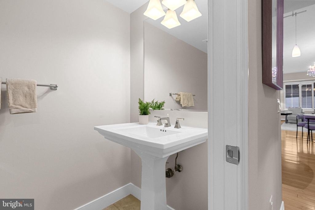 7710 Woodmont Avenue - Photo 37