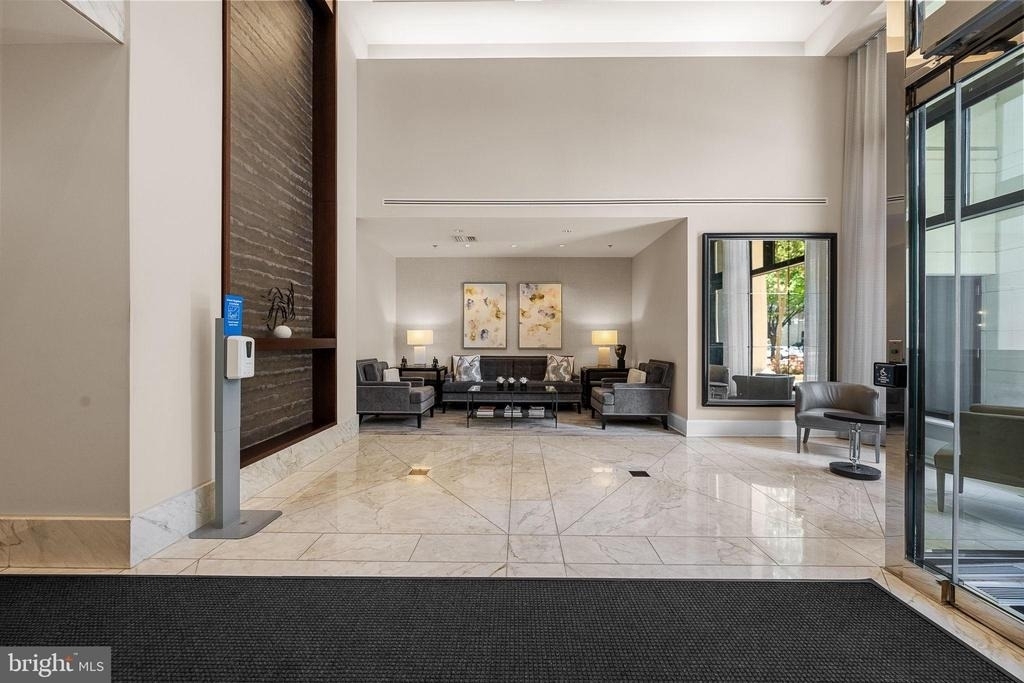 7710 Woodmont Avenue - Photo 15