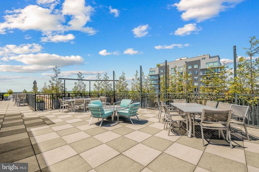 7710 Woodmont Avenue - Photo 46
