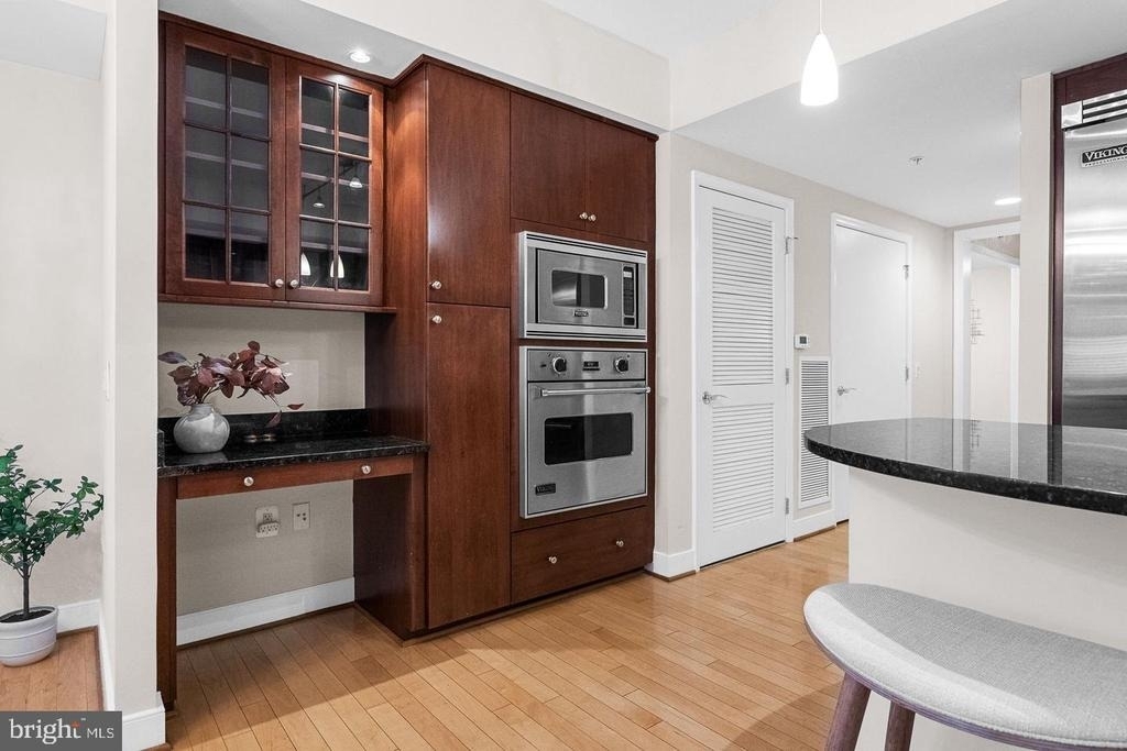 7710 Woodmont Avenue - Photo 24
