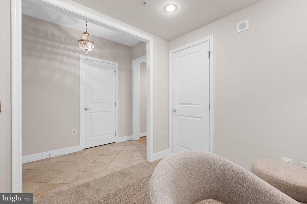 7710 Woodmont Avenue - Photo 20