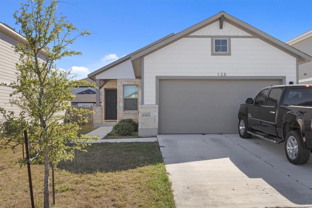 128 Quiet Man Dr - Photo 0