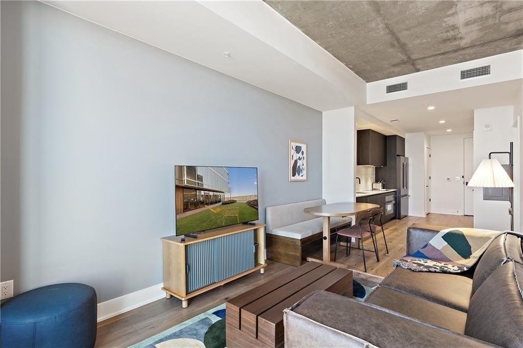48 East Ave - Photo 2