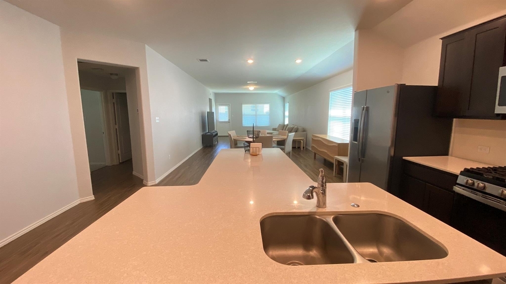 3304 Kenner Dr - Photo 4
