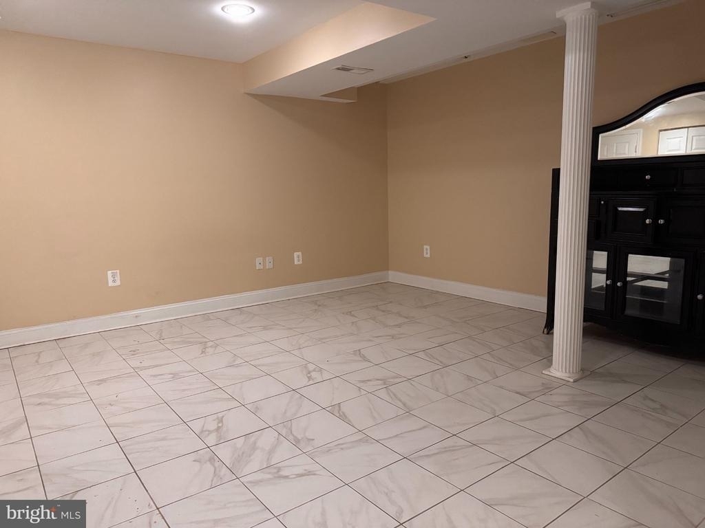 319 Boeing Court - Photo 11