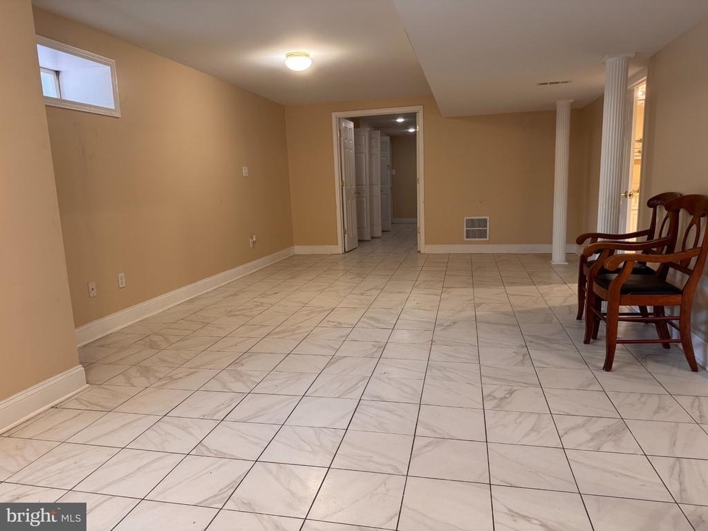 319 Boeing Court - Photo 6