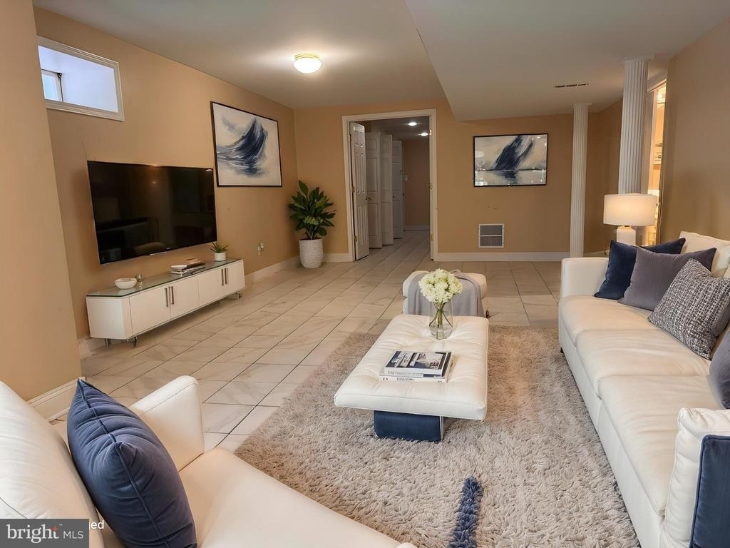 319 Boeing Court - Photo 5