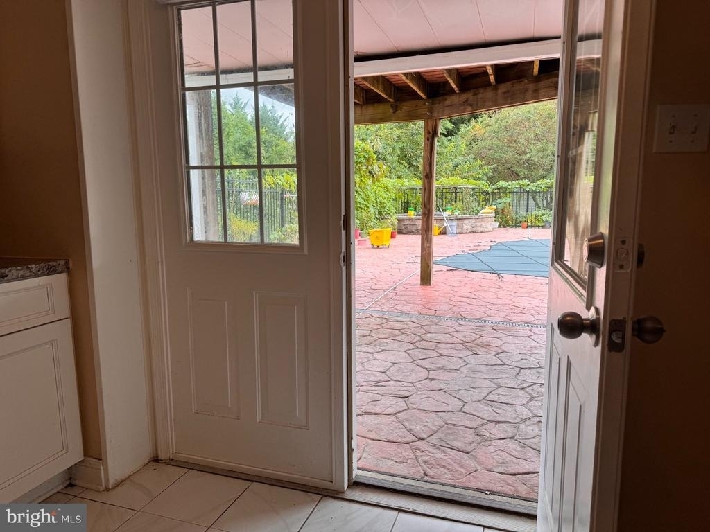 319 Boeing Court - Photo 15