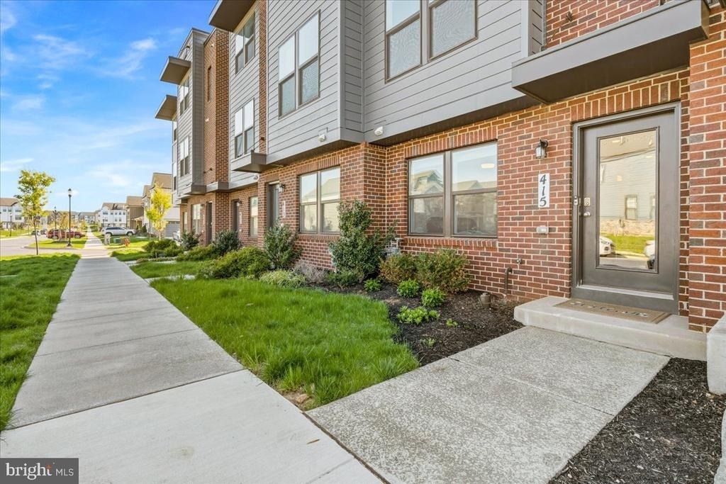 415 Union Street - Photo 1