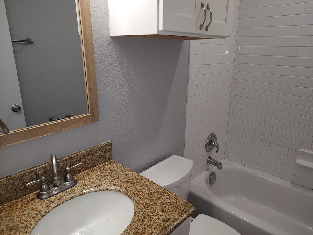 2200 Leah Cv - Photo 10