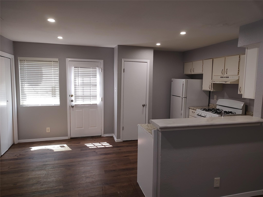 2200 Leah Cv - Photo 6