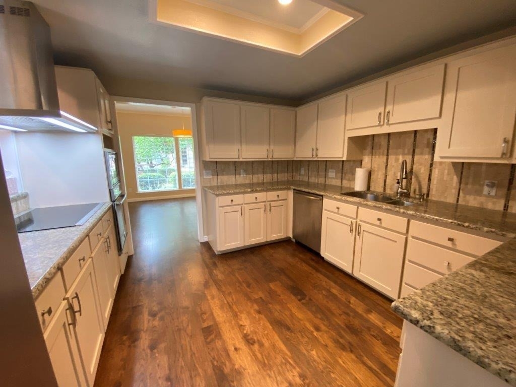 7206 Chimney Cors - Photo 9