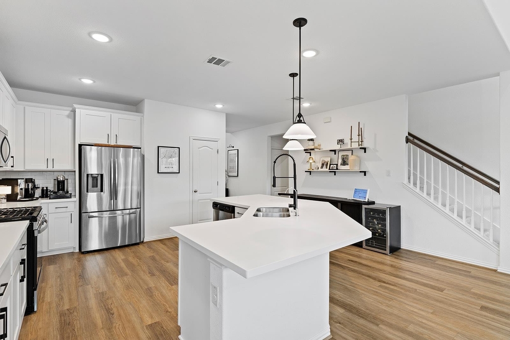 1601 Harrongton Way - Photo 7