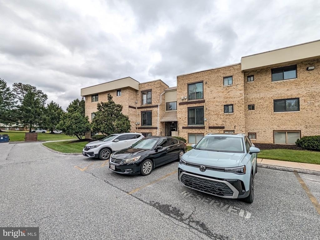 3922 Rolling Road - Photo 32