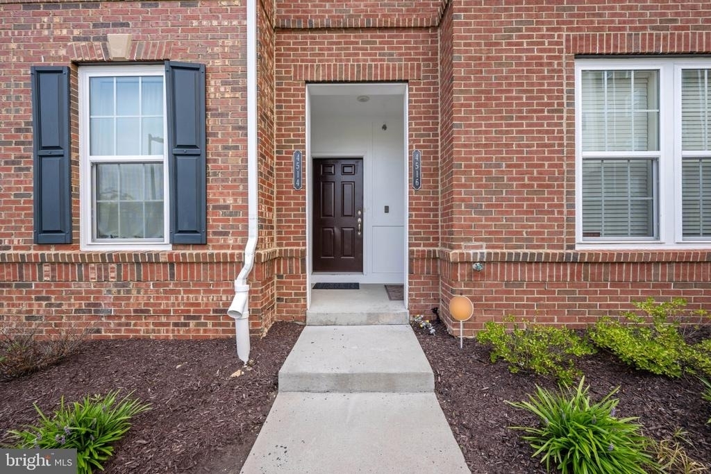 4514 Reaney Lane - Photo 1