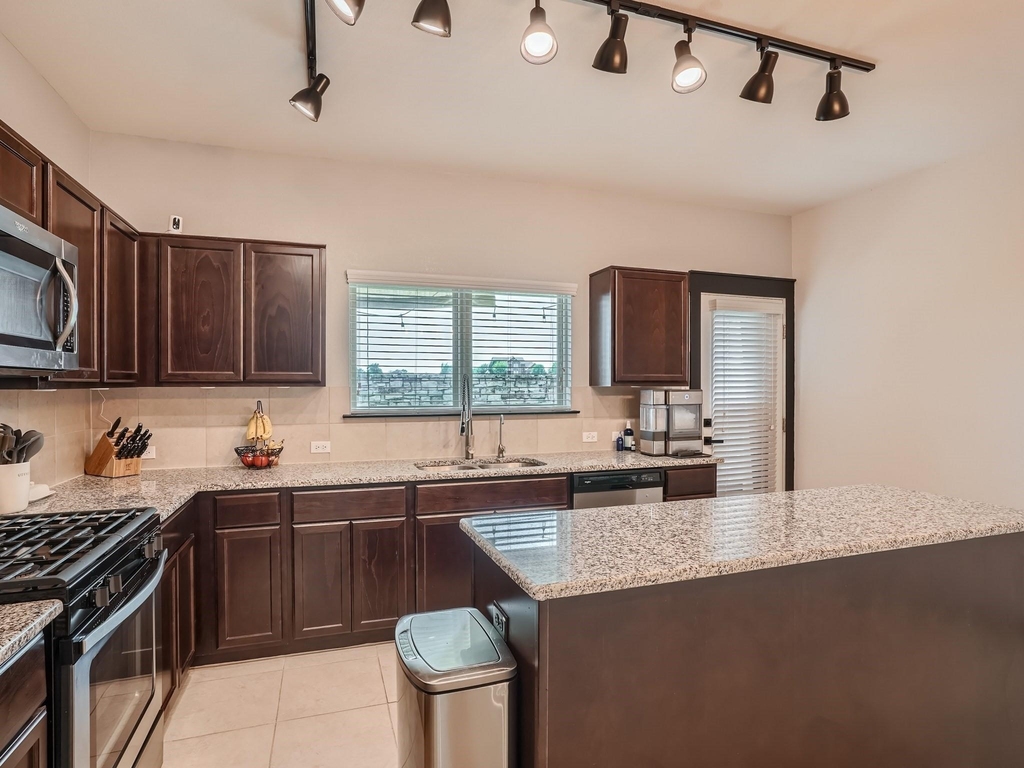 7928 Castelardo Pl - Photo 10