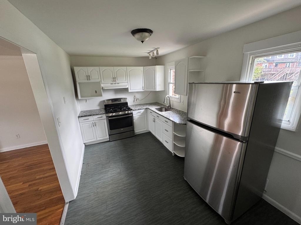 5411 Cynthia Terrace - Photo 3
