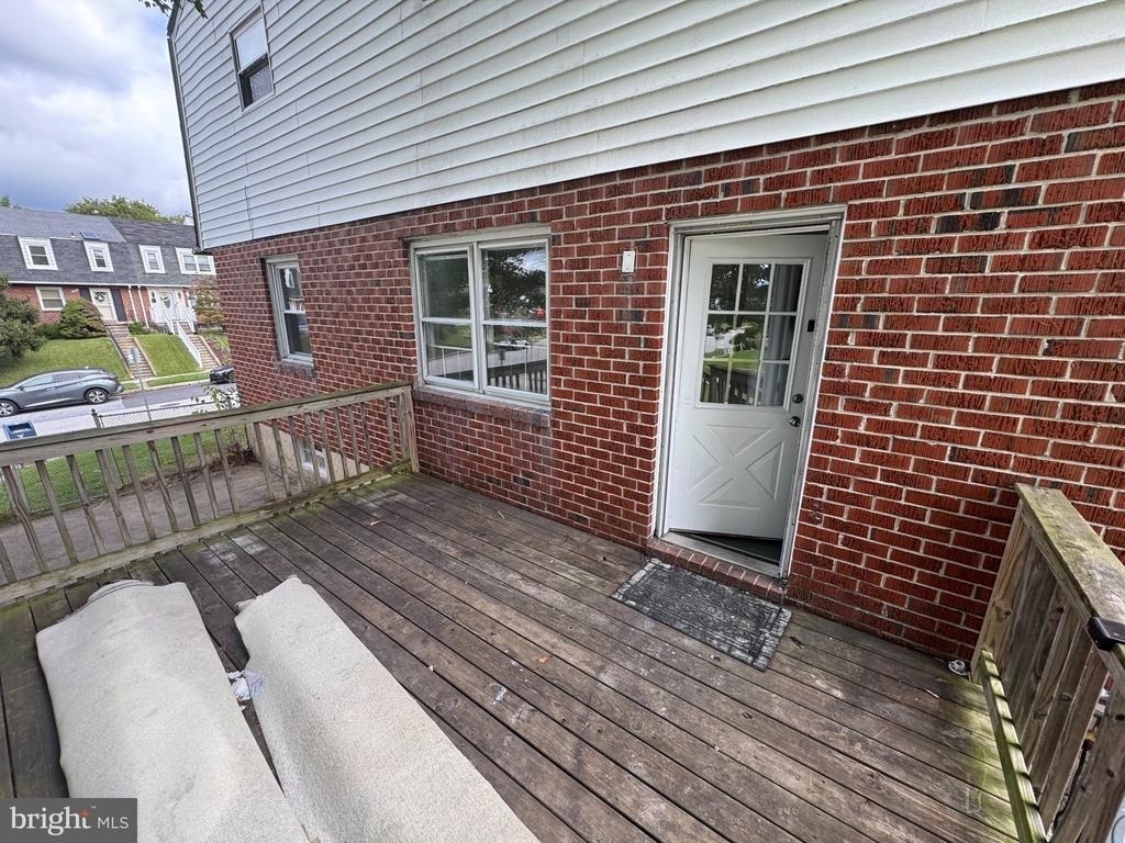 5411 Cynthia Terrace - Photo 4