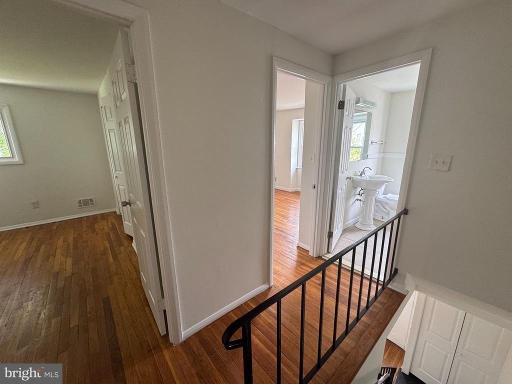 5411 Cynthia Terrace - Photo 9