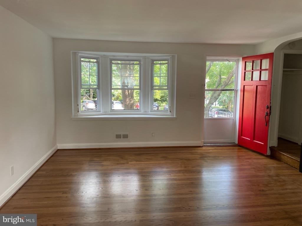 7228 Lanark Road - Photo 4