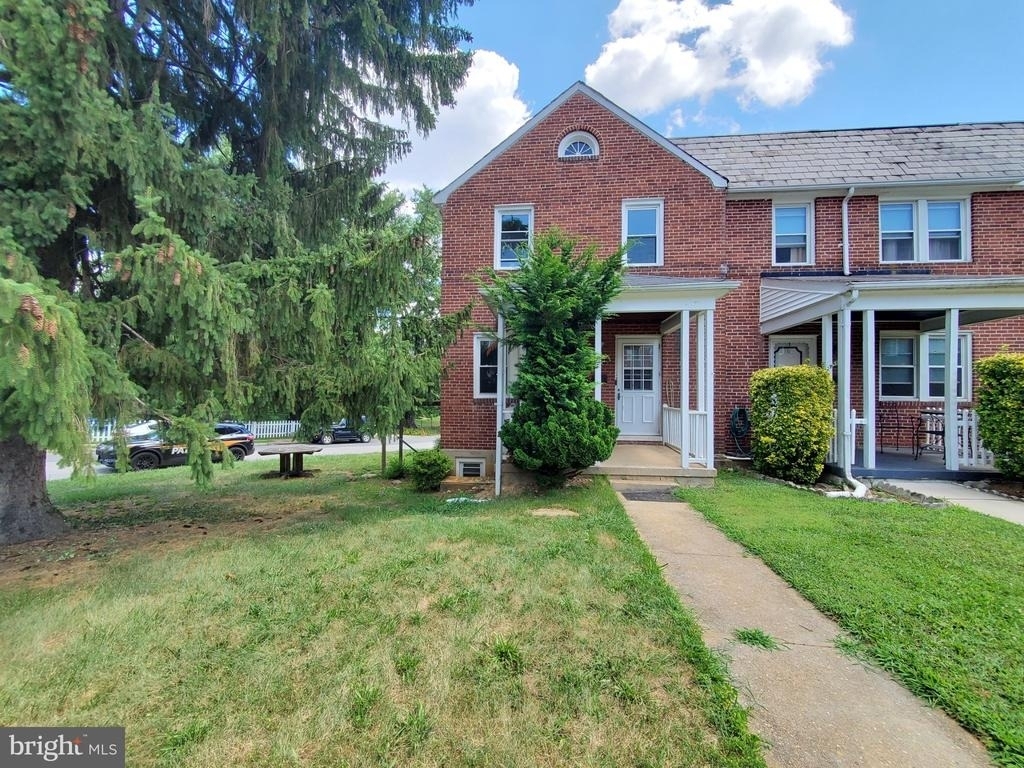 301 Westowne Road - Photo 0