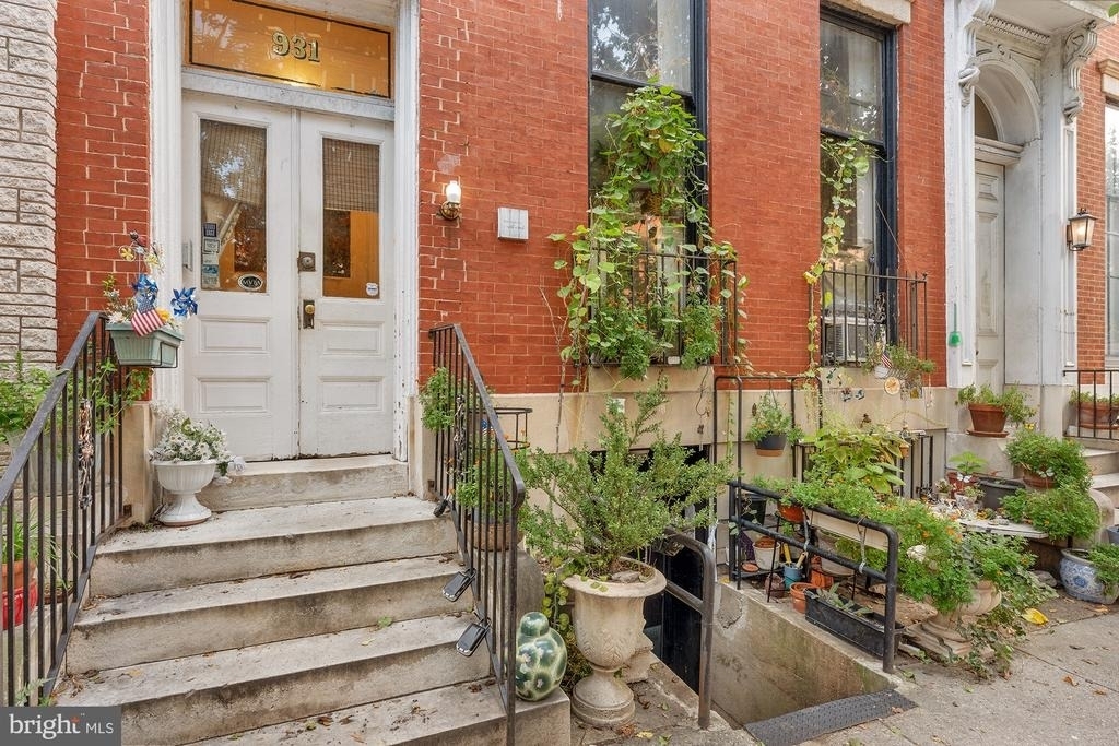 931 Saint Paul Street - Photo 2