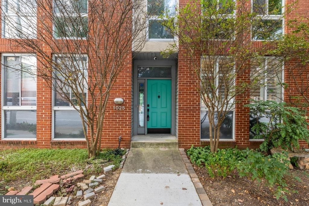 1025 Covington Street - Photo 0