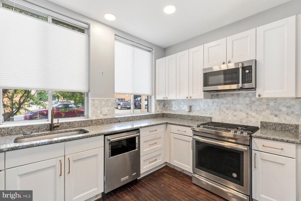 1025 Covington Street - Photo 5