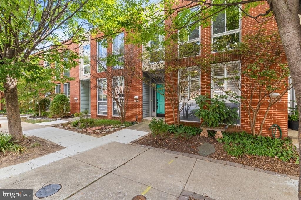1025 Covington Street - Photo 1