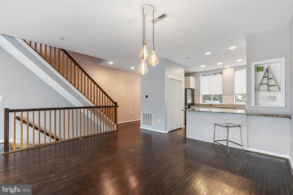 1025 Covington Street - Photo 2