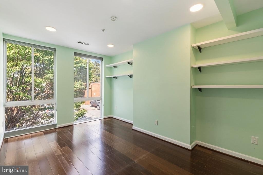 1025 Covington Street - Photo 12