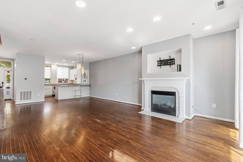 1025 Covington Street - Photo 8