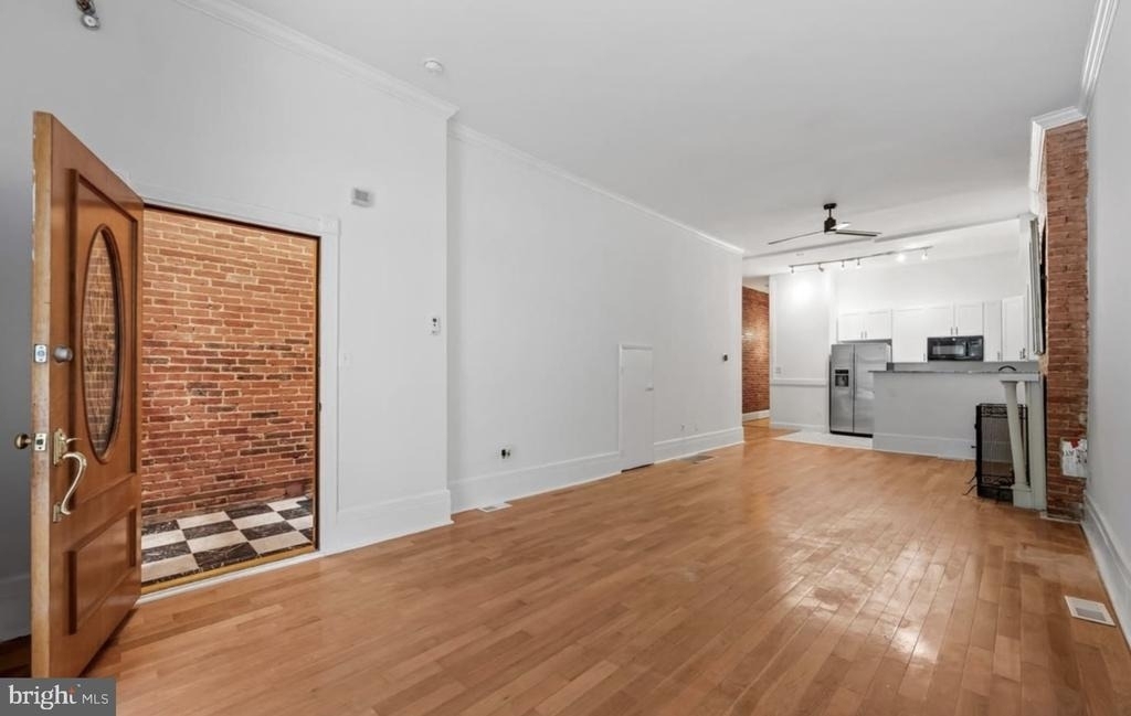 2024 Park Avenue - Photo 2