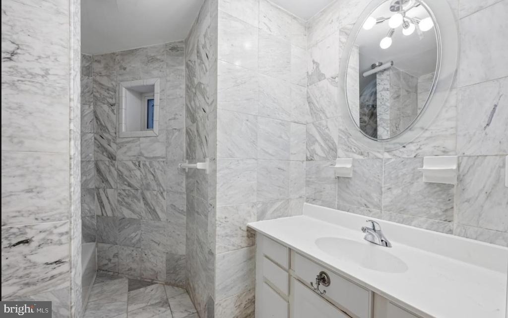 2024 Park Avenue - Photo 9