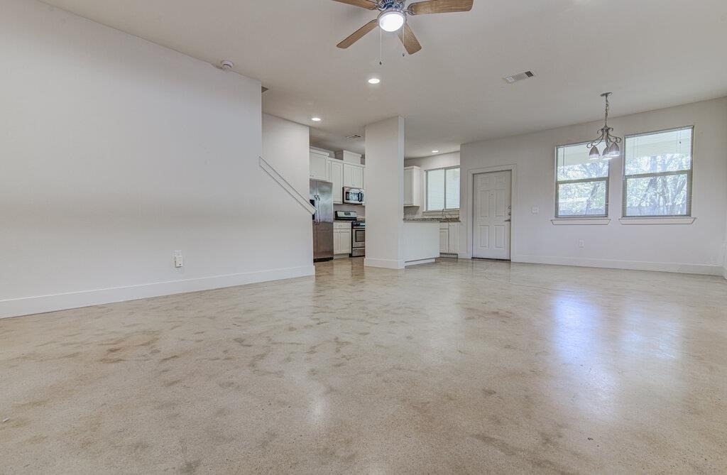 3301 Thomas Kincheon St - Photo 2
