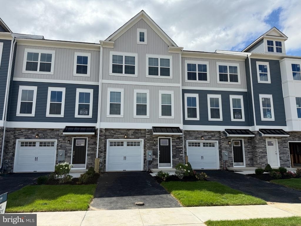 730 Rosler Way - Photo 0