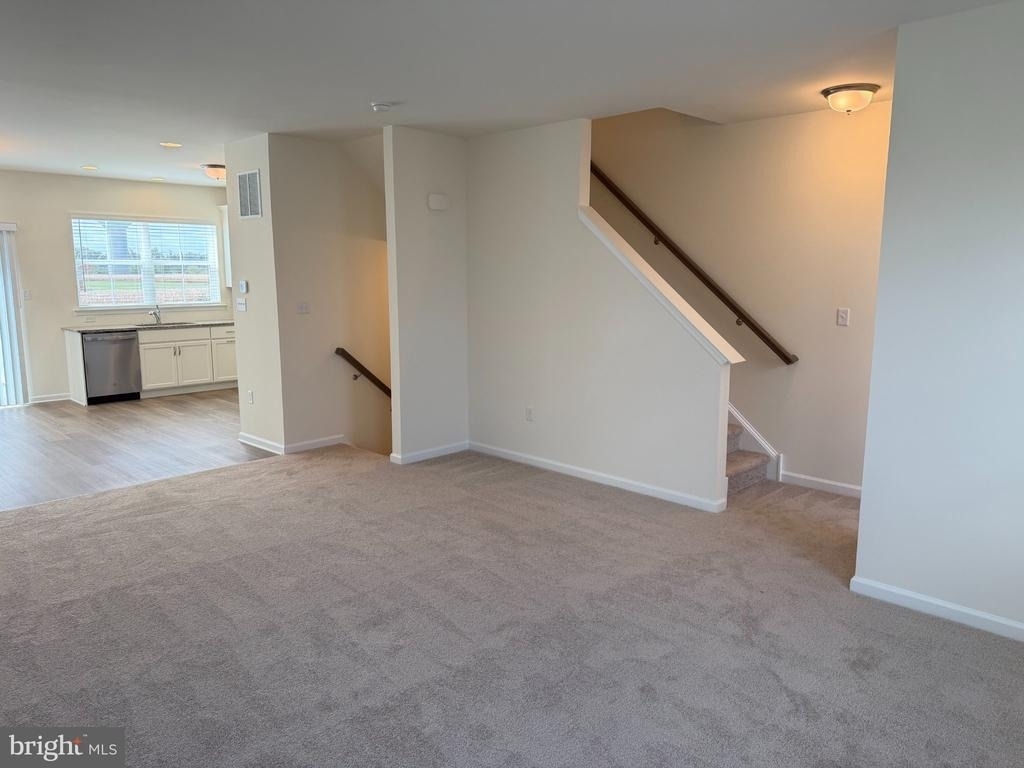 730 Rosler Way - Photo 4