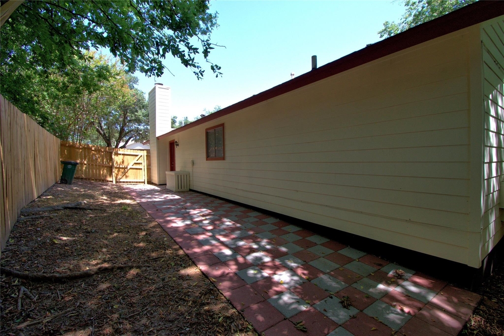 6201 Soft Wind Cir - Photo 16