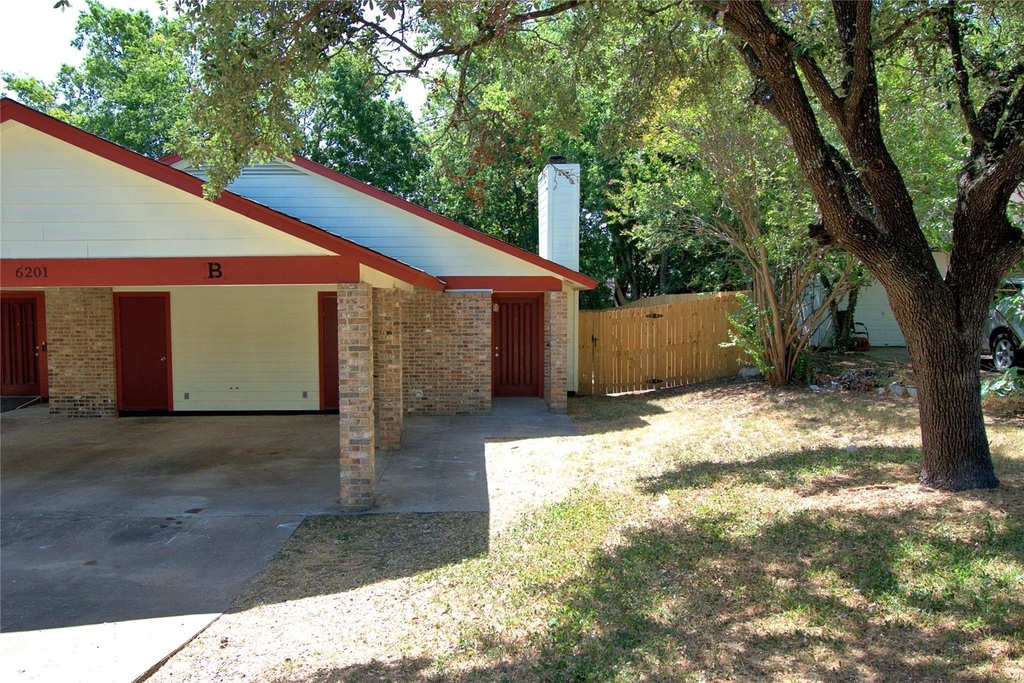 6201 Soft Wind Cir - Photo 1