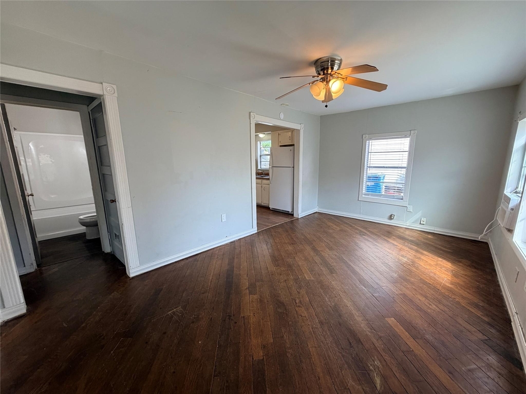 107 Franklin St - Photo 3