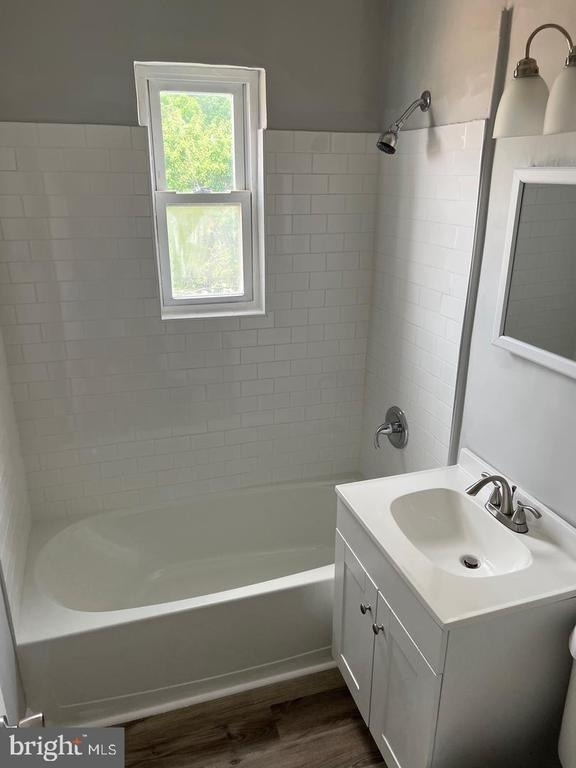 4219 Brooks Street Ne - Photo 3