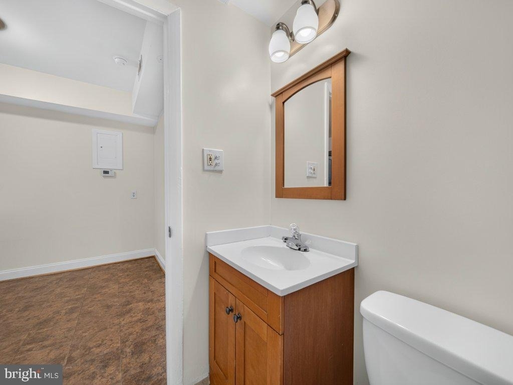 1333 Adams Street Ne - Photo 9