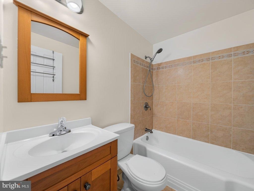 1333 Adams Street Ne - Photo 8