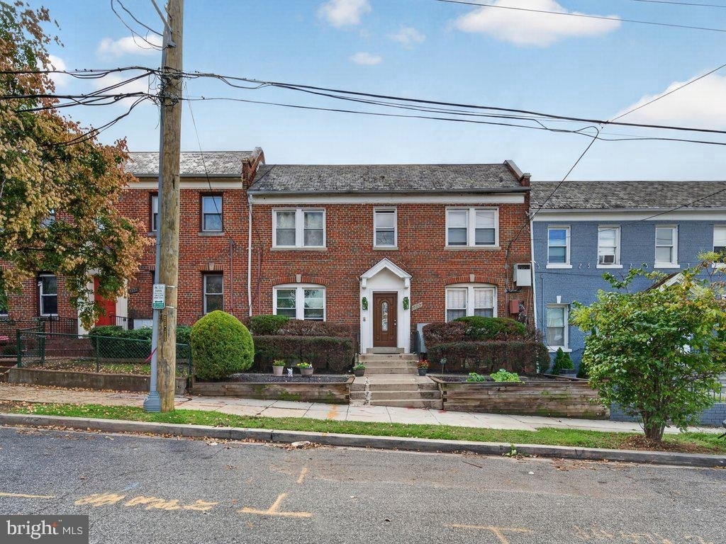 1333 Adams Street Ne - Photo 1