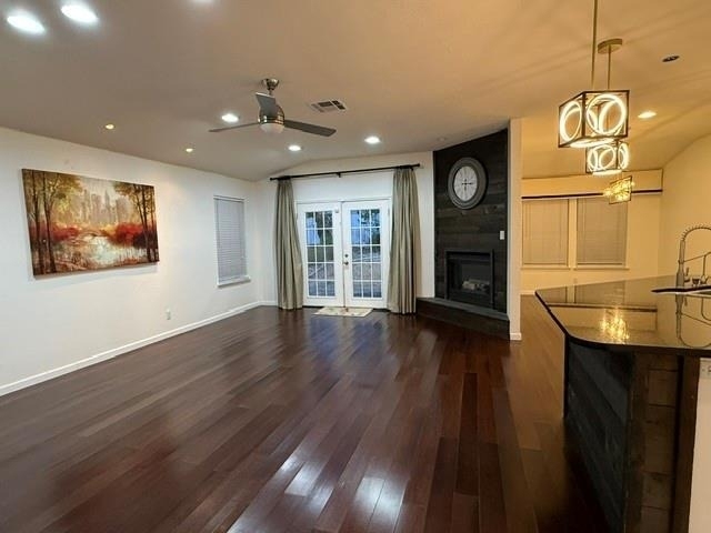 2106 Surrey Dr - Photo 4