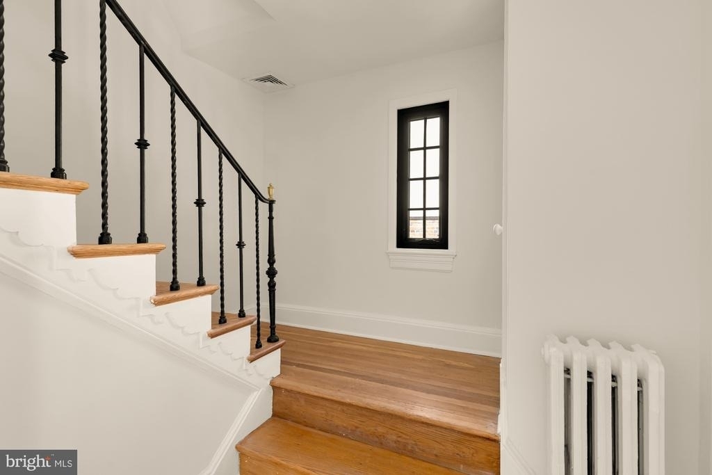 3719 Windom Place Nw - Photo 11