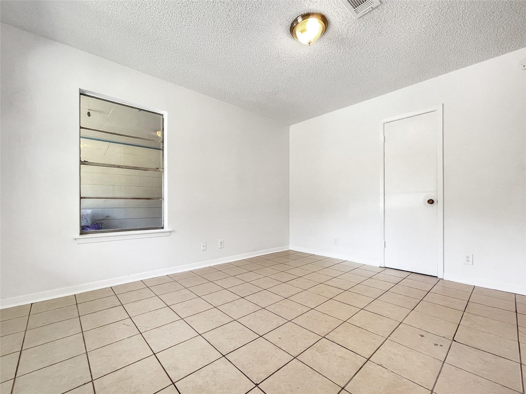 2502 Cecil Dr - Photo 1