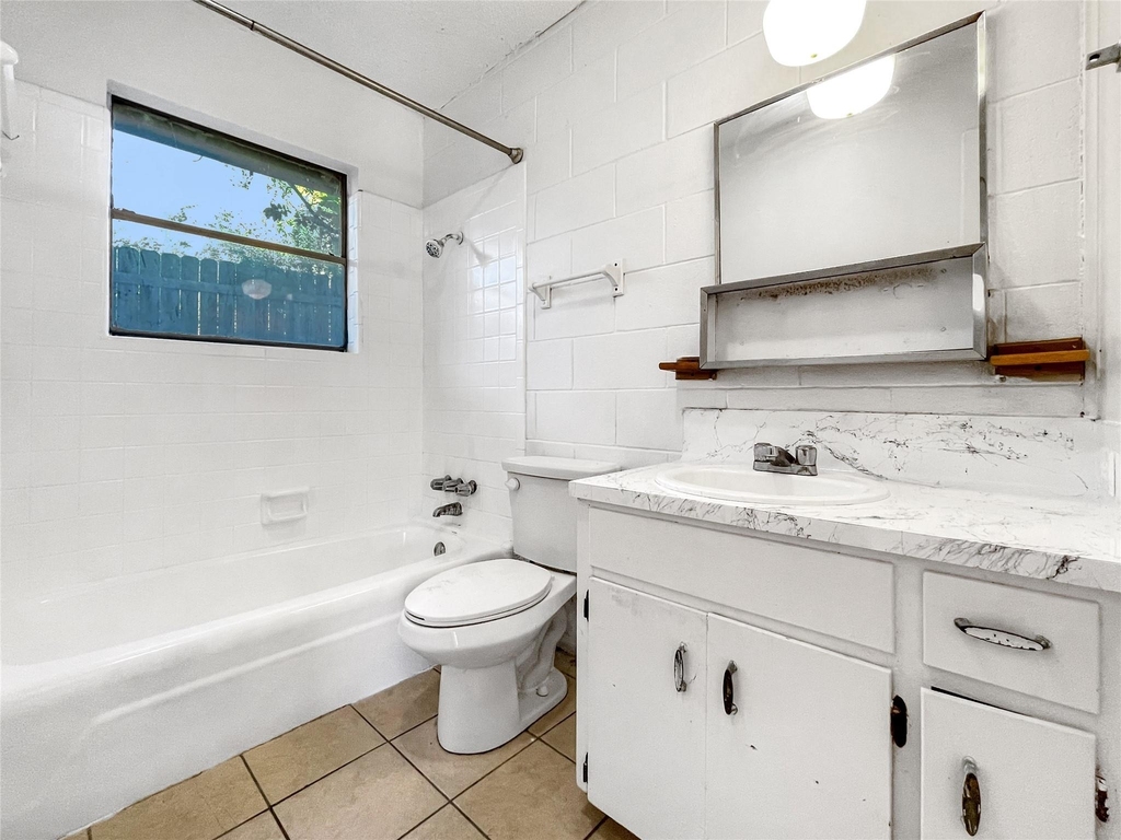 2502 Cecil Dr - Photo 8