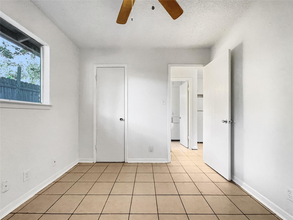 2502 Cecil Dr - Photo 10