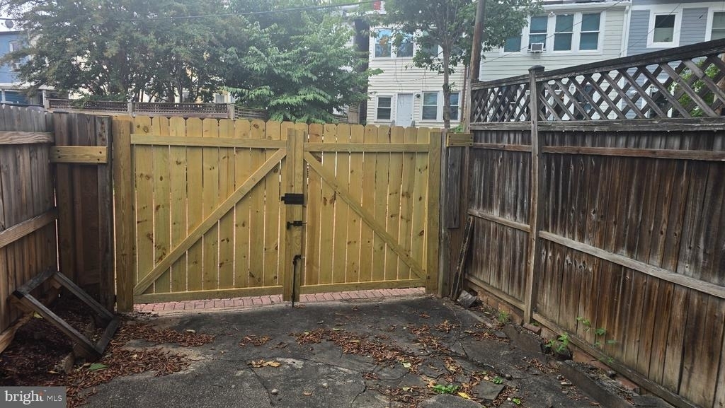 320 14th Street Ne - Photo 7